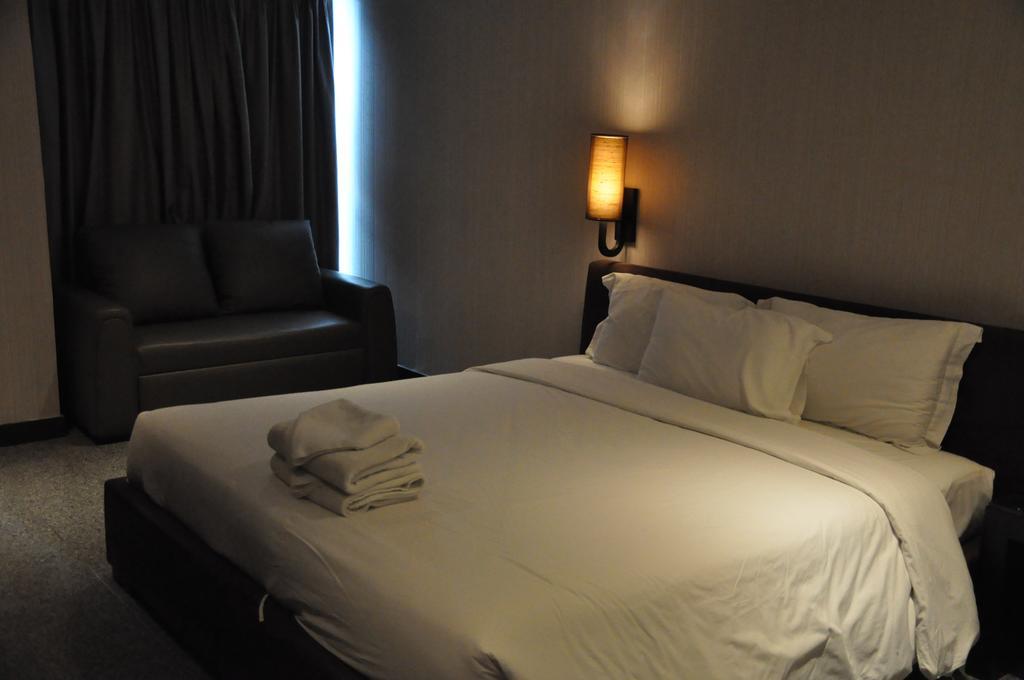 Pietra Bangkok Otel Dış mekan fotoğraf